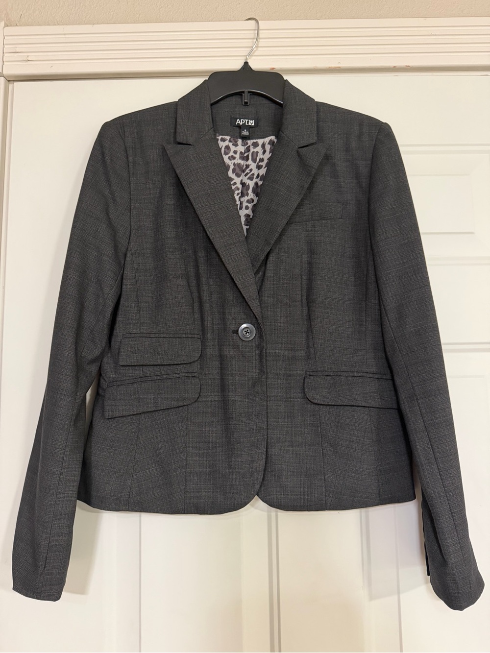 Apt. 9~Dark Gray~Single Button~Notched Collar Blazer~Leopard Print Lining~Size 8